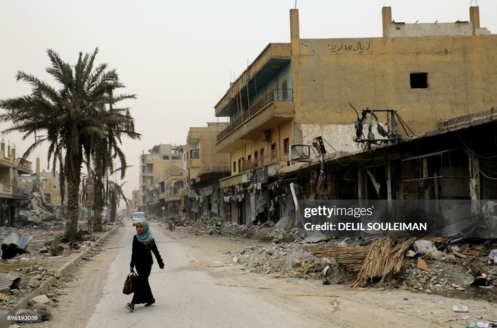TOPSHOT-SYRIA-CONFLICT-RAQA
