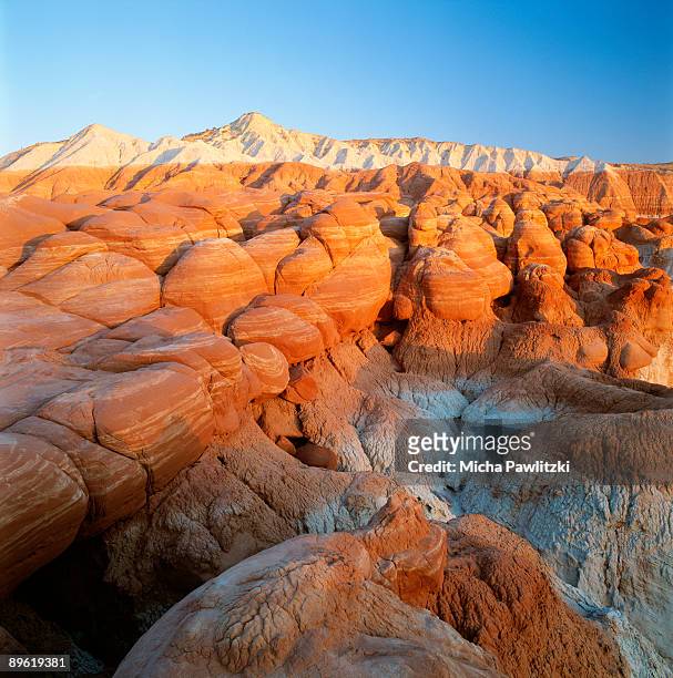 rocky landscape - vermilion cliffs imagens e fotografias de stock