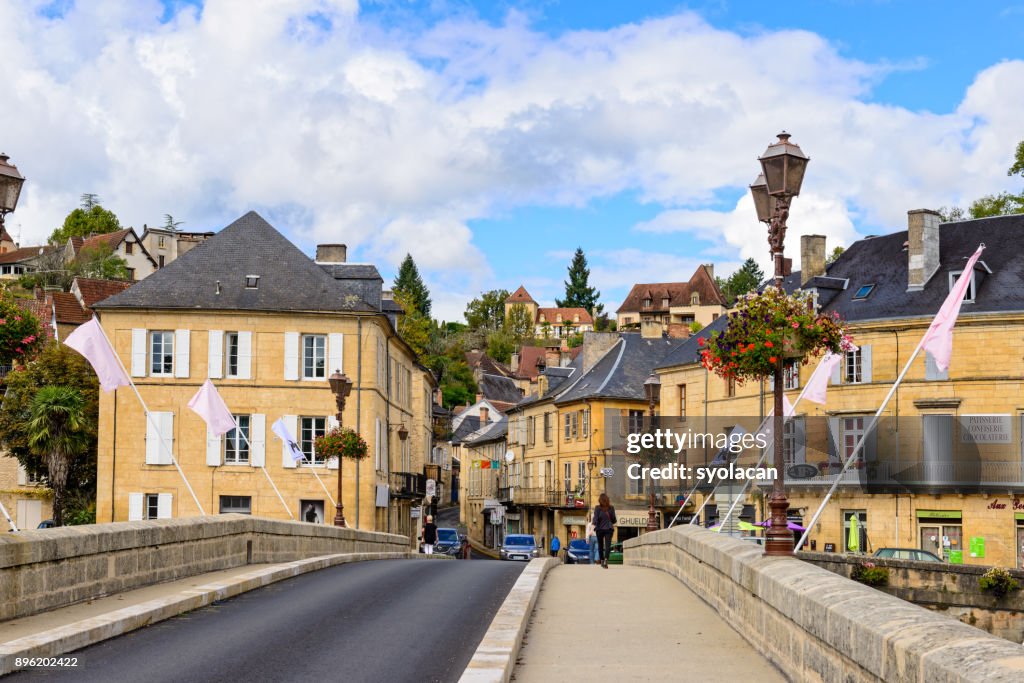 Histórico pueblo de Montignac en Francia