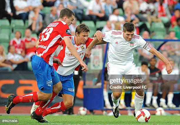 Liverpool's capitian Steven Gerrard powers through against Lyn on August 5, 2009 in Oslo, Norway.