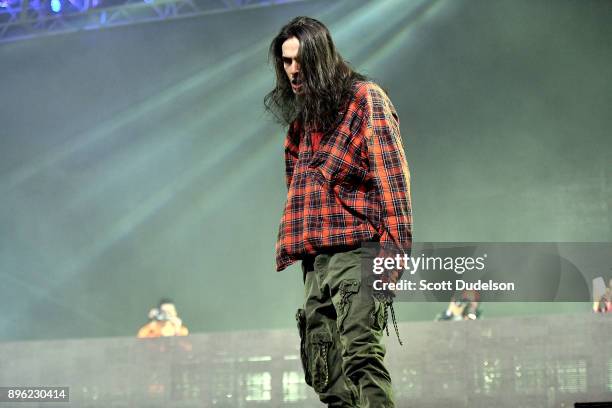Bones Drawing Rapper 78 Bones (Rapper) Stock Photos, High-Res Pictures, and Images - Getty ...