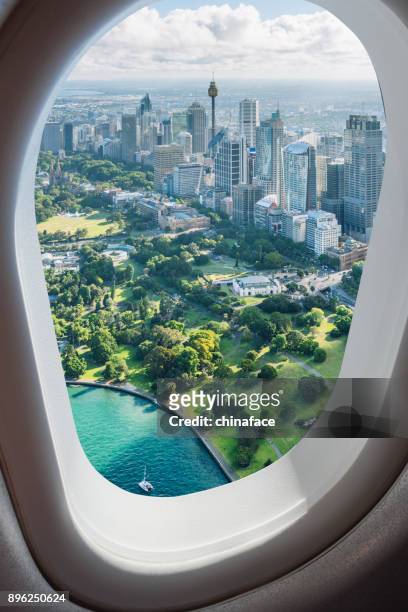 luchtfoto van sydney - window seat stockfoto's en -beelden