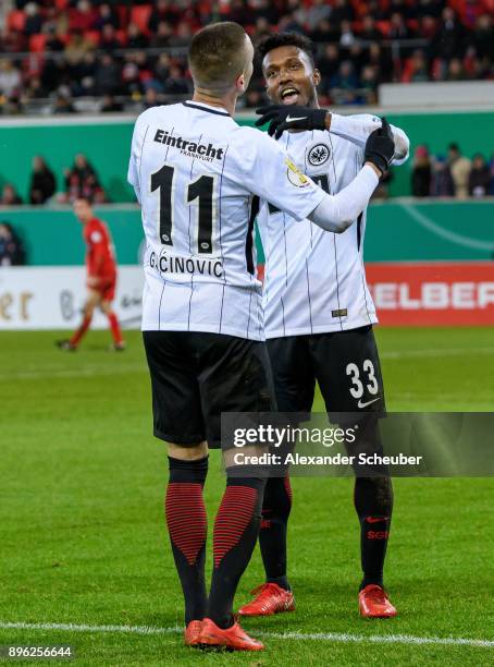 Mijat Gacinovic of Eintracht Frankfurt celebrates the first goal for his team with his teammates during the DFB Cup match between 1. FC Heidenheim...