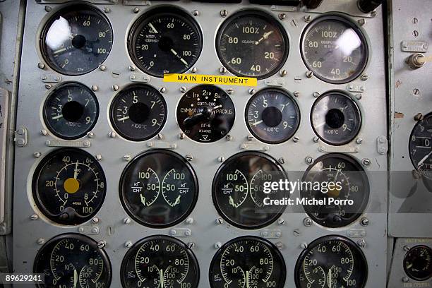 Dutch Inn Instruments 905 Cockpit Instrument Stock Photos, High-Res Pictures, and Images ...