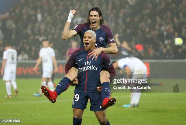 Kylian Mbappe of PSG celebrates his goal with Edinson Cavani during the French Ligue 1 match between Paris Saint Germain and Stade Malherbe Caen at...