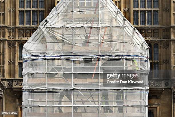 Workers continue to restore the King Richard I Statue outside the Houses of Parliament on August 6, 2009 in London, England. Sculptor Baron Carlo...