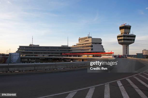 airport berlin-tegel (txl) - (berlin-reinickendorf, germany) - aeroporto internacional de berlin tegel imagens e fotografias de stock