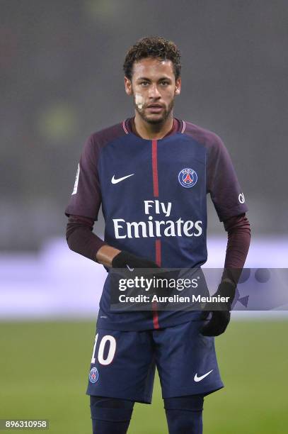 Neymar Jr of Paris Saint-Germain reacts during the Ligue 1 match between Paris Saint Germain and SM Caen at Parc des Princes on December 20, 2017 in...