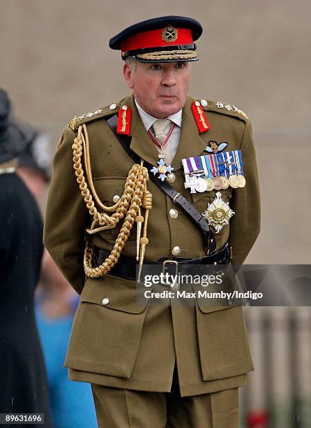 Chief of the General Staff, General Sir Richard Dannatt attends the funeral of WW1 veteran Harry Patch at Wells Cathedral on August 6, 2009 in Wells,...