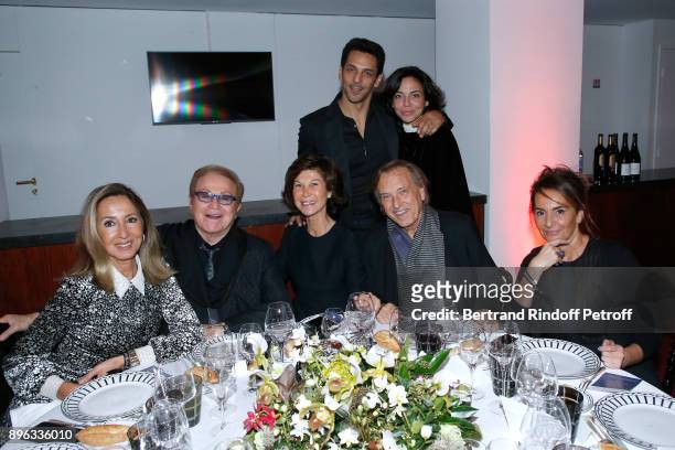 Nicole Coullier, Orlando, Sylvie Rousseau, Tomer Sisley, his wife Sandra, Alexandre Arcady and guest attend the Gala evening of the Pasteur-Weizmann...