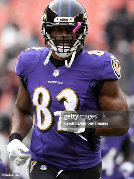 Tight end Benjamin Watson of the Baltimore Ravens runs onto the field prior to a game on December 17, 2017 against the Cleveland Browns at...