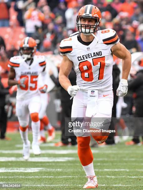 Tight end Seth DeValve of the Cleveland Browns runs onto the field prior to a game on December 17, 2017 against the Baltimore Ravens at FirstEnergy...