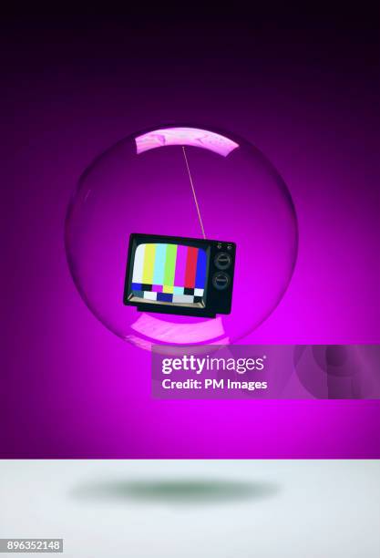 tv floating in a bubble - testbild stock-fotos und bilder