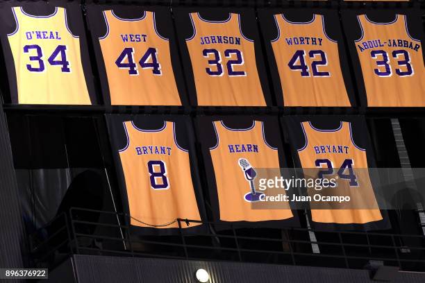 retired jersey lakers
