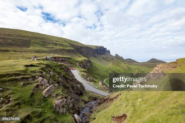 quiraing landslip on the isle of skye, inner hebrides, scotland - quiraing stock pictures, royalty-free photos & images