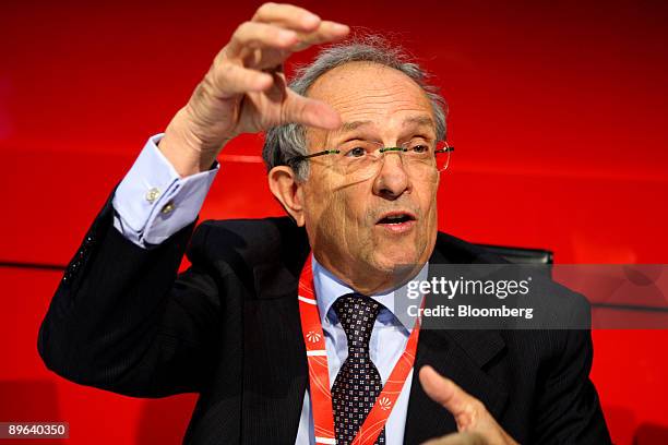 Pier Francesco Guarguaglini, chief executive officer of Finmeccanica SpA, speaks at a press conference at the Paris Air Show in Le Bourget, France,...