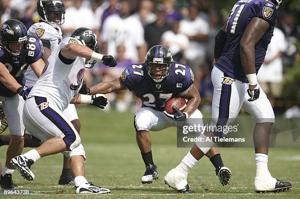 Baltimore Ravens Ray Rice in action, rushing during training camp workout at McDaniel College. Westminster, MD 7/31/2009 CREDIT: Al Tielemans