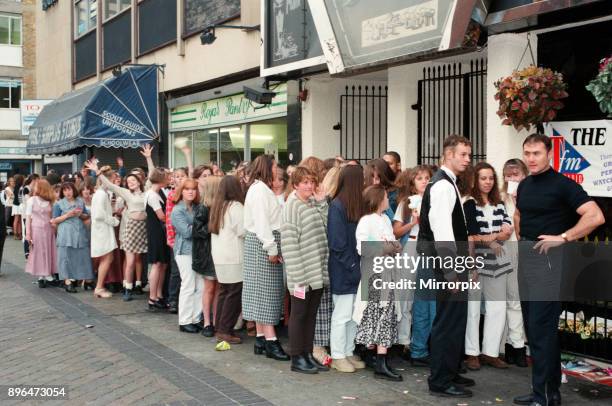 Teeny boppers concert at The Mall nightclub in Stockton, 30th August 1994.