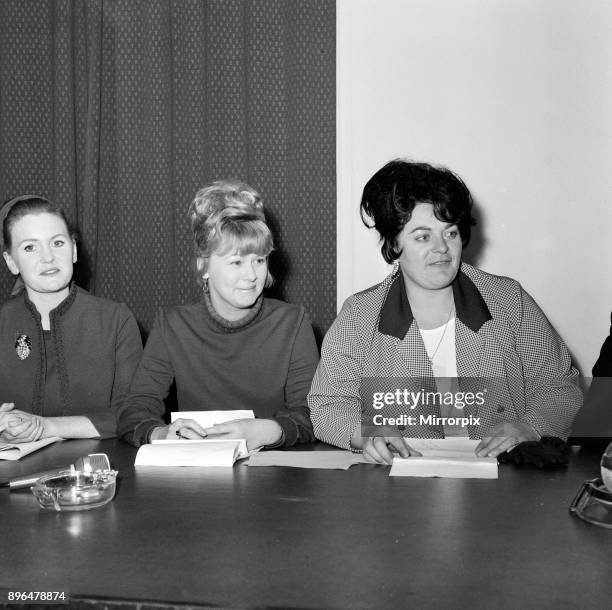 Press conference held at the Ministry of Agriculture and Fisheries, the three women delegates learned the news that a survivor from the trawler 'Ross...