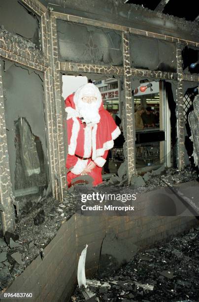 Santa's Grotto at Broad Street Mall burns down, 19th December 1990.