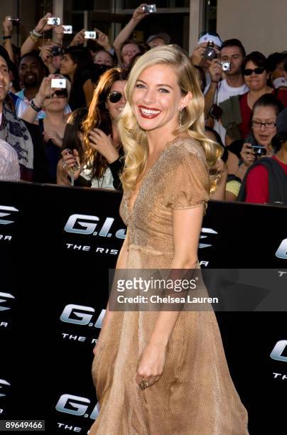 Actress Sienna Miller arrives at the Los Angeles special screening of "G.I. Joe: The Rise Of The Cobra" at the Grauman's Chinese Theatre on August 6,...