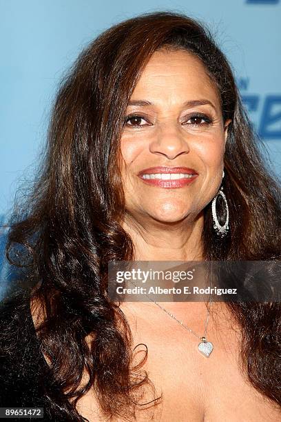 Judge Debbie Allen arrives at the finale of "So You Think You Can Dance" held at the Kodak Theater on August 6, 2009 in Hollywood, California.