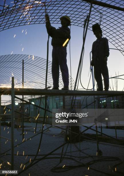 Construction works of the Expo 92, Seville Welding of a metalic structure of a building