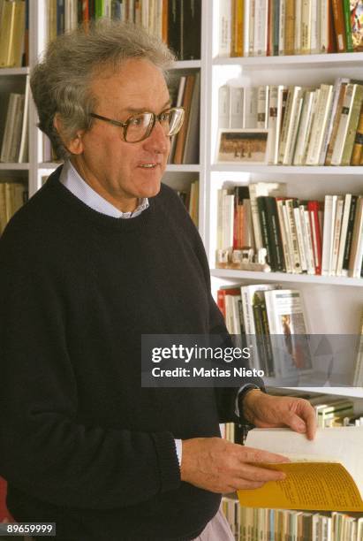 Elias Diaz, professor of Natural Right With a book