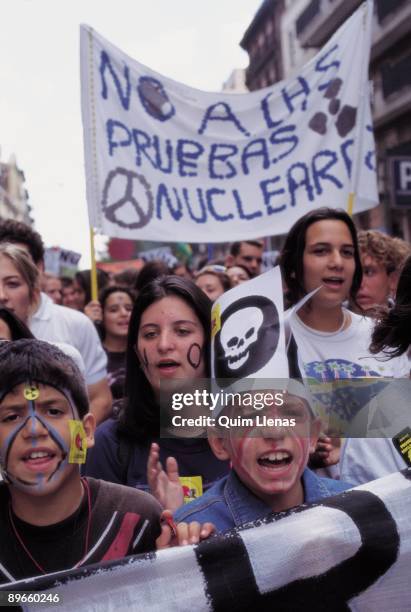 Manifestation against French nuclear tests Manifestation with banners against the tests nuclear French carried out in the Pacific. Madrid