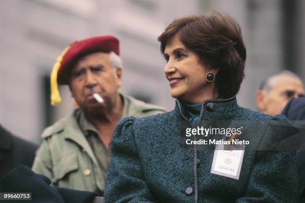 Carmen Franco, daughter of the general Francisco Franco Behind, the Navy officer Camilo Menendez