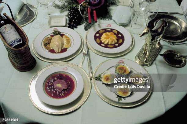 Food of dinner View of the food in the dinner of Christmas of the Jockey restaurant . Madrid