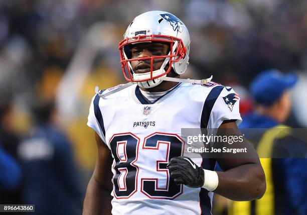 Dwayne Allen of the New England Patriots in action during the game against the Pittsburgh Steelers at Heinz Field on December 17, 2017 in Pittsburgh,...