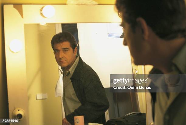 Andres Pajares, actor Andres Pajares reflected in the mirror of a dressing room