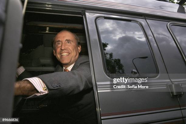 Jose Maria Ruiz Mateos gives a press conference in front of Miguel Boyer´s house The manager inside an automobile