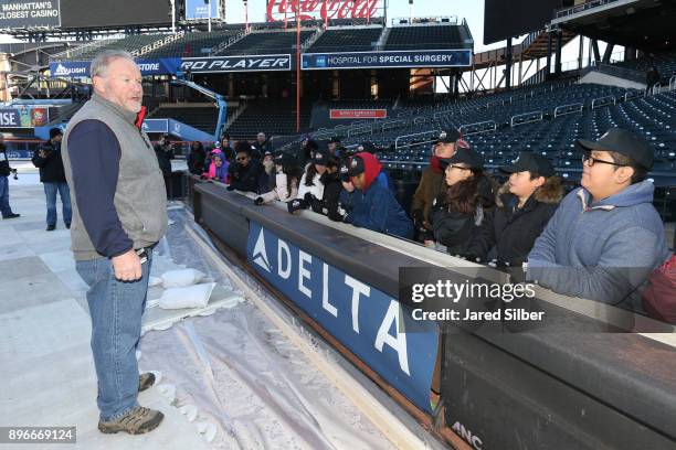 Dan Craig, NHL Vice President, Facility Operations, speaks to Middle-School students from PS 71s Technology class during the NHLPA Future Goals...