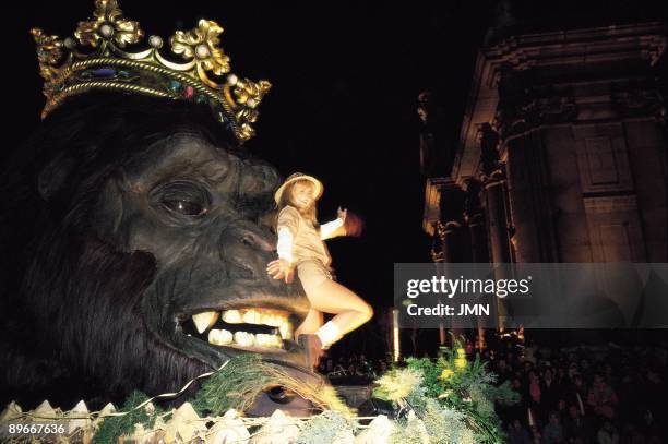 Leticia Sabater in the Cavalcade of Three Wise Men Leticia Sabater greeting in a coach during the Cavalcade of Three Wise Men in Madrid