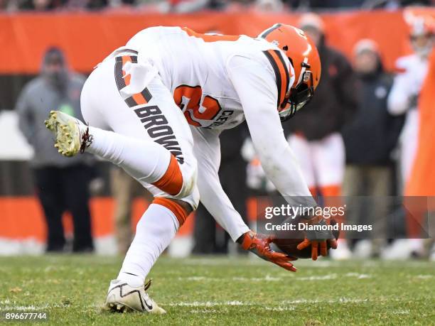 Running back Duke Johnson Jr. #29 of the Cleveland Browns catches a pass in the third quarter of a game on December 17, 2017 against the Baltimore...