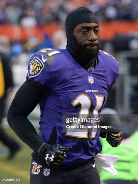 Cornerback Lardarius Webb of the Baltimore Ravens runs off the field after a game on December 17, 2017 against the Cleveland Browns at FirstEnergy...