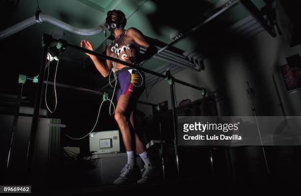 Sport medical treatment An athlete is subject to an endurance test