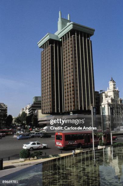 Moderns buildings of Madrid: Colon tower