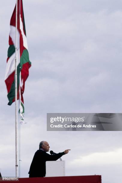 Javier Arzallus pronouncing a speech. Javier Arzallus pronounces a speech in a meeting of the PNV in Vitoria. Alava province.