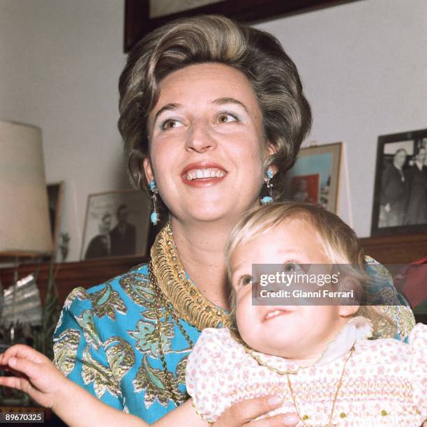 Pilar de Borbon with her daughter Simoneta Gomez Acebo.