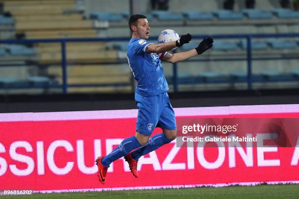 Manuel Pasqual of Empoli FC in action during the Serie B match between Empoli FC and Brescia Calcio at Stadio Carlo Castellani on December 21, 2017...