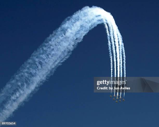 left hook - airshow stock pictures, royalty-free photos & images