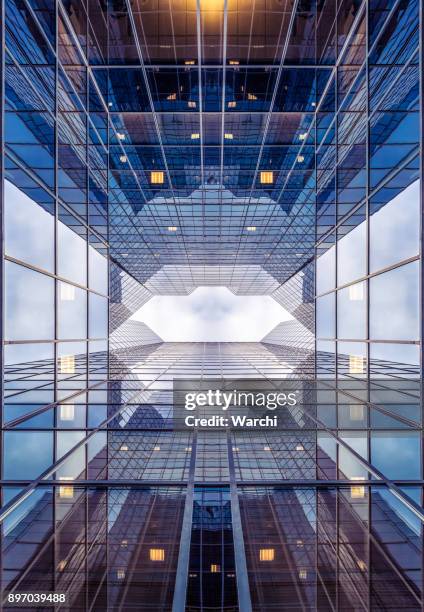architettura astratta - simmetria foto e immagini stock