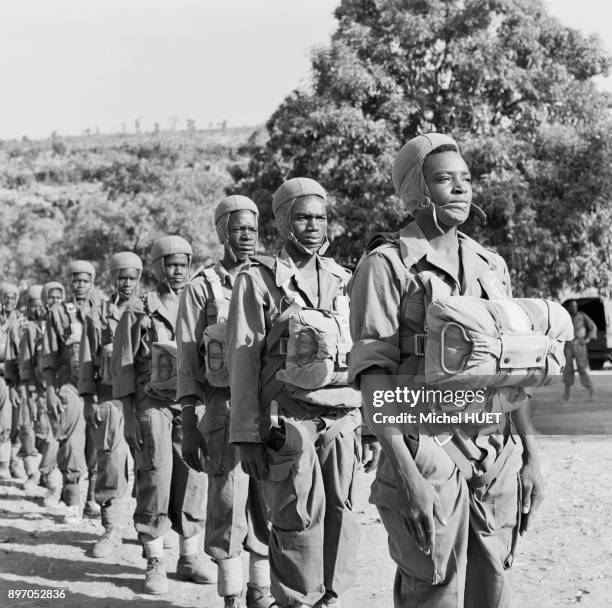 Parachutistes de l'armee francaise a Bamako, Mali.