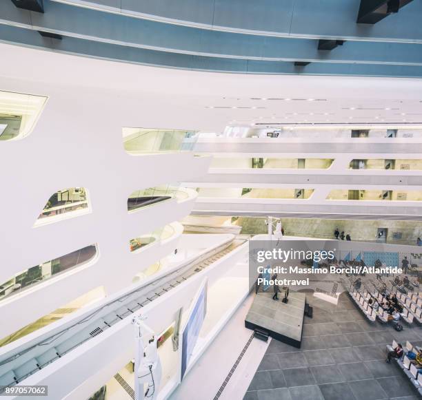 Wu Library 122 Wu Wien Stock Photos, High-Res Pictures, and Images - Getty Images