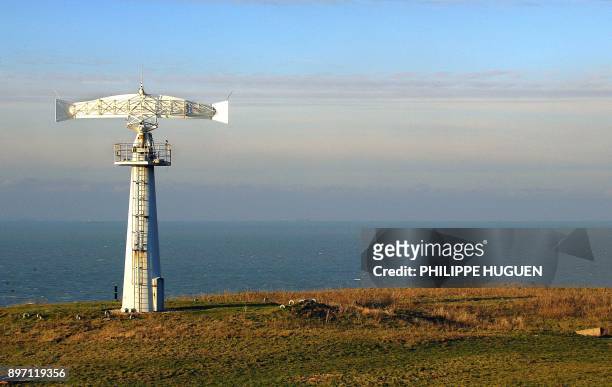 Un des radars du Centre régional opérationnel de surveillance et de sauvetage en mer du cap Gris-Nez surveille, le 09 janvier 2003, le détroit du...