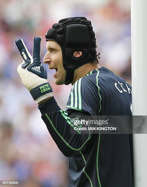 Chelsea's Czech goalie Petr Cech gestures during the FA Community Shield football match against manchester, on August 9, 2009 at Wembley Stadium in...