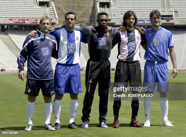 File picture taken on July 07, 2006 showing Espanyol's captain Daniel Jarque posing with a teammates Argentinian Pablo Zabaleta , Spanish Moises...